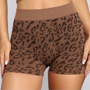 Bozzolo Leopard Print High-Waisted Bike  Shorts women’s size Small/Medium